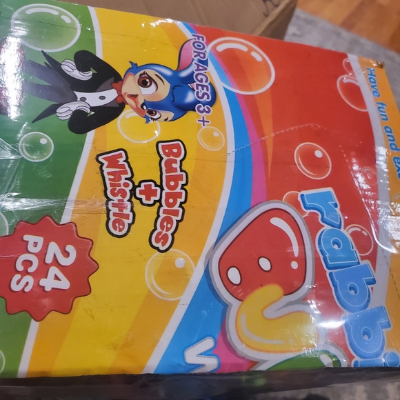 Cosmetics - Picture 3 of 16